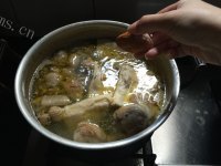 美味的榴莲壳炖鸡做法图解4)