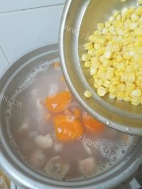 美味的鸡肉蔬菜粥做法图解5)