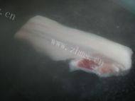 健康美味的胡萝卜土豆烧肉做法图解3)