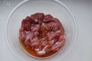 家常菜韭苔炒肉丝做法图解7)