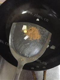 家常菜蒜苗炒香菇做法图解6)
