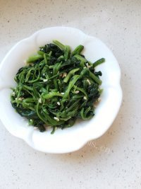 爽口的凉拌菠菜做法图解8)
