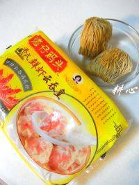 自己做的鲜虾云吞面做法图解1)