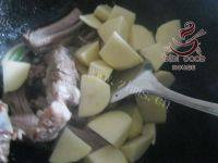 简易版-排骨炖豆角做法图解7)