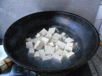 家常菜金沙豆腐做法图解2)