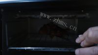 美味的烤猪蹄做法图解5)