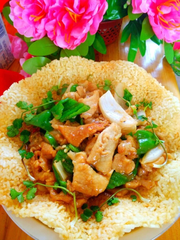 美味佳肴般的锅巴肉片