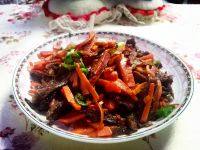 家常菜胡萝卜炒牛肉