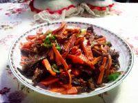 家常菜胡萝卜炒牛肉