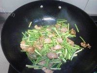记忆中的蒜苔炒肉做法图解8)
