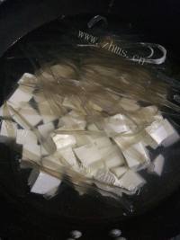 豆腐炖鱼做法图解3)