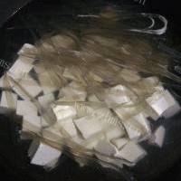 豆腐炖鱼的做法图解三