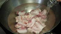 喷香的红烧肉做法图解3)