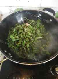 美味的荠菜水饺做法图解3)