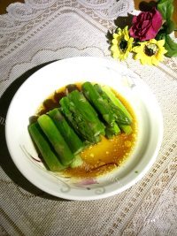 诱人的白灼芦笋做法图解7)