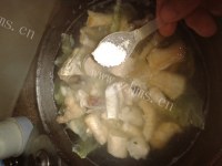美味的卷心菜煮鳗鱼汤的做法图解五