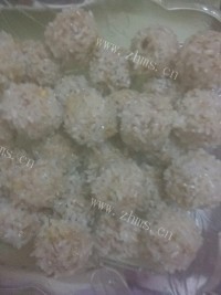 热腾腾的糯米肉圆子做法图解2)