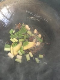 色香味俱全的黄焖鸡米饭做法图解4)