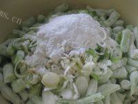 家常菜豆角蒸菜做法图解7)
