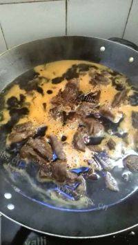 自制卤牛肉做法图解4)