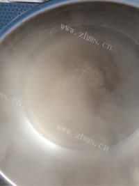 自制牛奶西米露做法图解2)