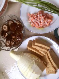鲜香软嫩虾仁饺做法图解1)