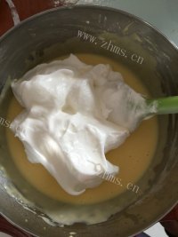 色泽鲜亮的酸奶蛋糕做法图解7)