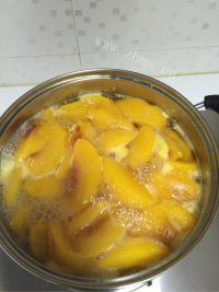 自制黄桃罐头做法图解4)