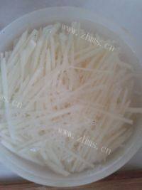 家常菜土豆丝炒肉丝做法图解2)