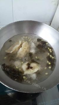 美味的酸汤饺子做法图解6)