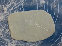 五味俱全的韭菜盒子做法图解9)