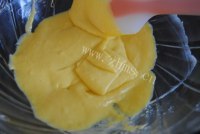 色香味俱全的草莓奶油蛋糕做法图解4)