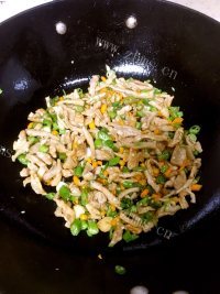 美味萝卜皮炒猪脸肉做法图解6)