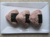 好吃的红粳米肉松饭团做法图解8)