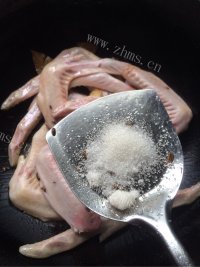 美味的红烧鸭翅做法图解8)