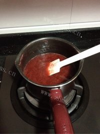 油而不腻的草莓酱做法图解7)