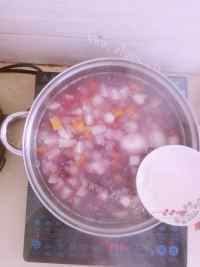 美味的双薯芋头小圆子汤做法图解7)