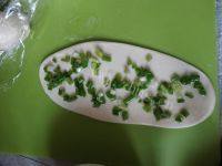 自己做的葱油烧饼做法图解9)