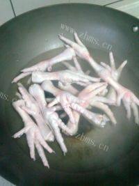 绿色食物之卤鸡爪做法图解2)