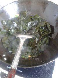 家常菜海带炖豆腐做法图解6)
