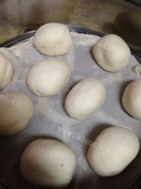 自制绿豆沙包做法图解8)