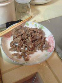 家常菜西葫芦炒牛肉做法图解4)