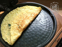 美味的香草虾皮蛋饼做法图解9)