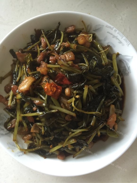 香气浓郁的酸菜炒肉