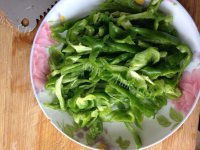 家常菜青椒炒鸡蛋做法图解1)
