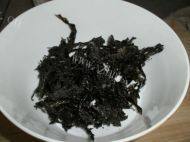 易做的紫菜蛋花汤做法图解2)