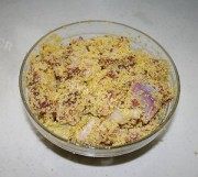 家庭版小米蒸排骨做法图解2)