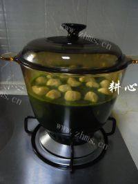 美味的菠菜鱼丸汤做法图解8)