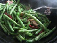 #回忆#五花肉炖豆角做法图解7)