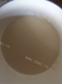 美味的软香鸡蛋饼做法图解1)